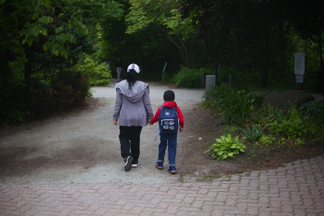 Parent and child after a parenting agreement, Clinique Octobre, Laval