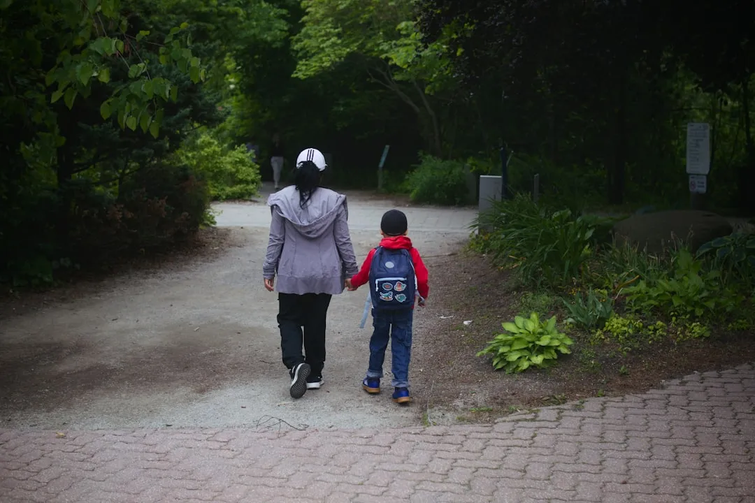 Parent and child after a parenting agreement, Clinique Octobre, Laval